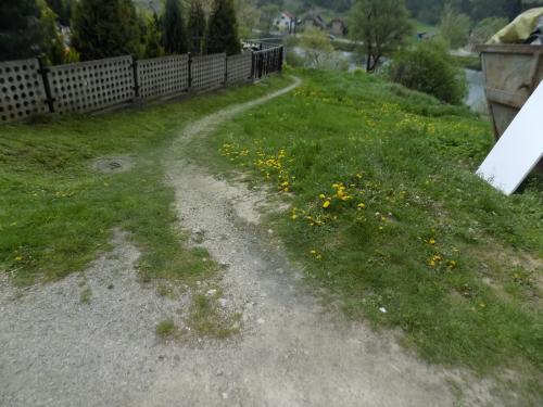 Nový chodník pod cintorínom